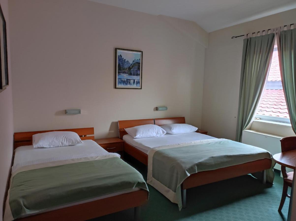 Hotel Bacchus Ливно Екстериор снимка