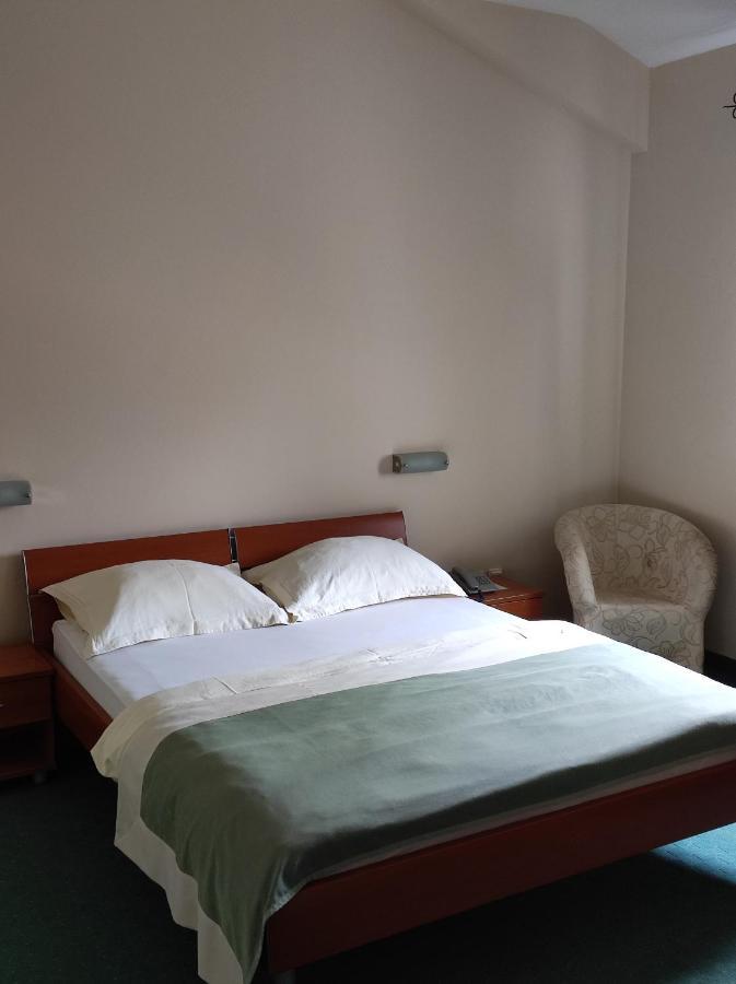 Hotel Bacchus Ливно Екстериор снимка