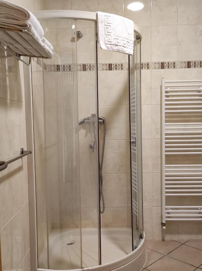 Hotel Bacchus Ливно Екстериор снимка