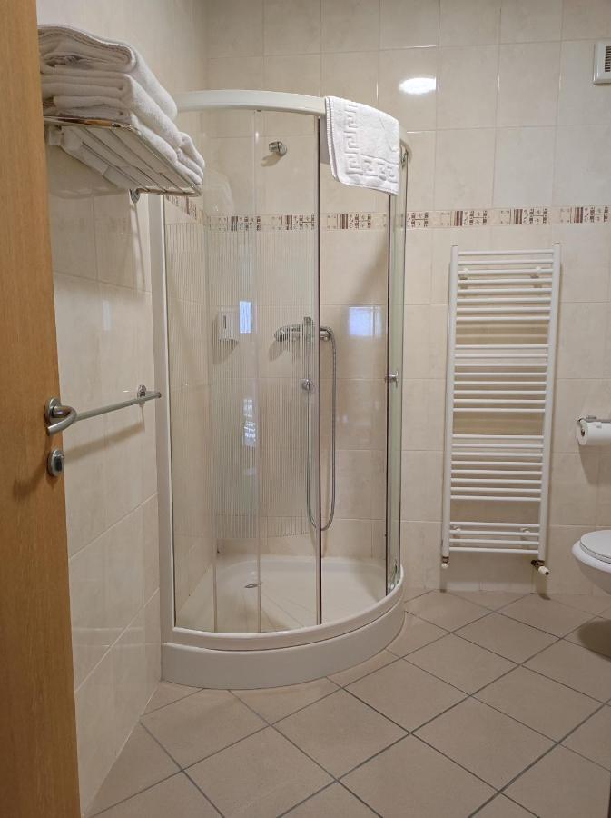 Hotel Bacchus Ливно Екстериор снимка