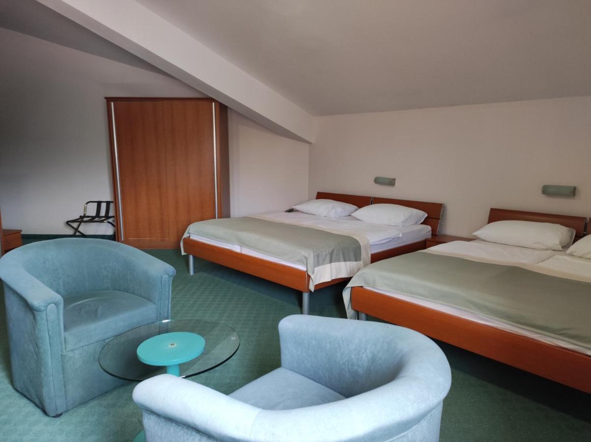 Hotel Bacchus Ливно Екстериор снимка