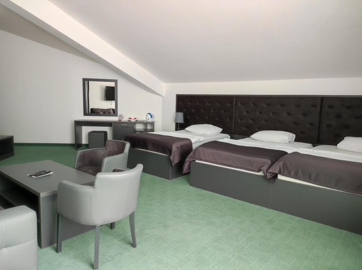 Hotel Bacchus Ливно Екстериор снимка