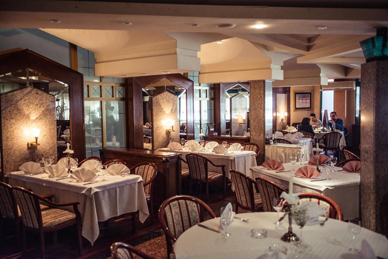 Hotel Bacchus Ливно Екстериор снимка