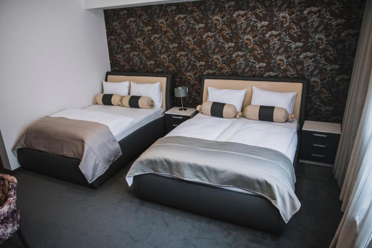 Hotel Bacchus Ливно Екстериор снимка