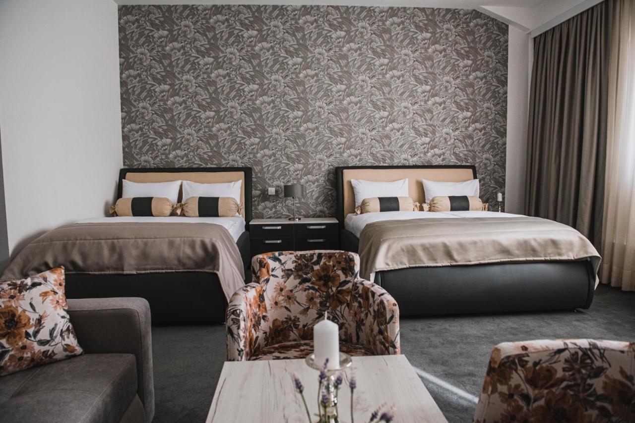 Hotel Bacchus Ливно Екстериор снимка